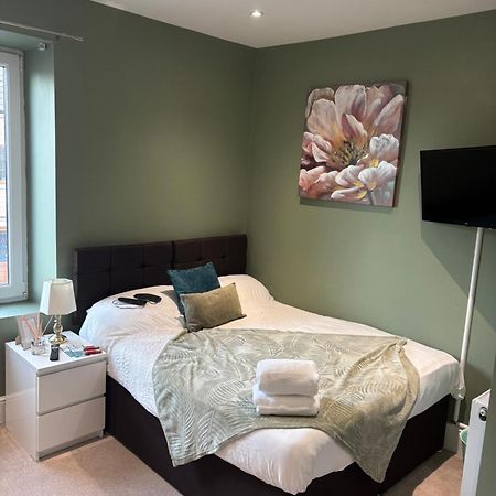 Private & Modern En-Suite Rooms Town Centre Self Check-In Barnsley Exterior photo