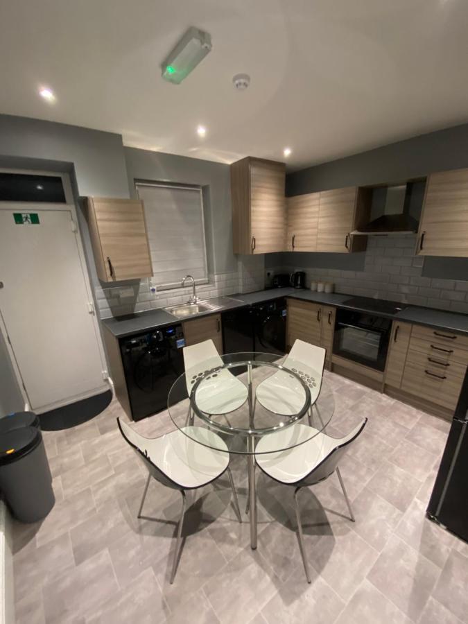 Private & Modern En-Suite Rooms Town Centre Self Check-In Barnsley Exterior photo