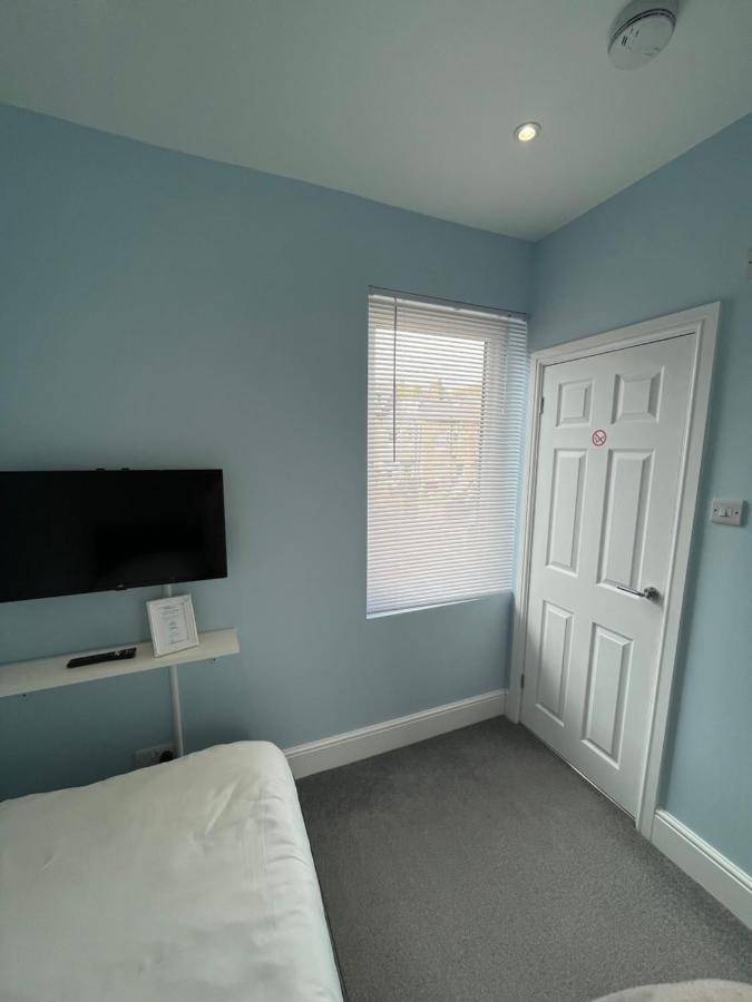 Private & Modern En-Suite Rooms Town Centre Self Check-In Barnsley Exterior photo