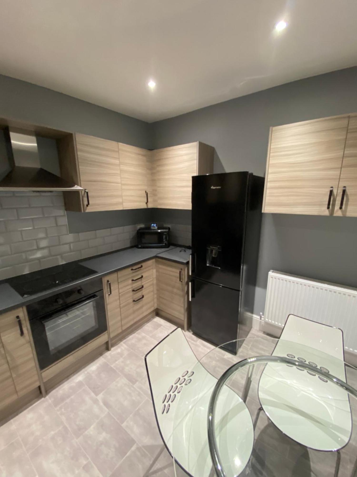 Private & Modern En-Suite Rooms Town Centre Self Check-In Barnsley Exterior photo