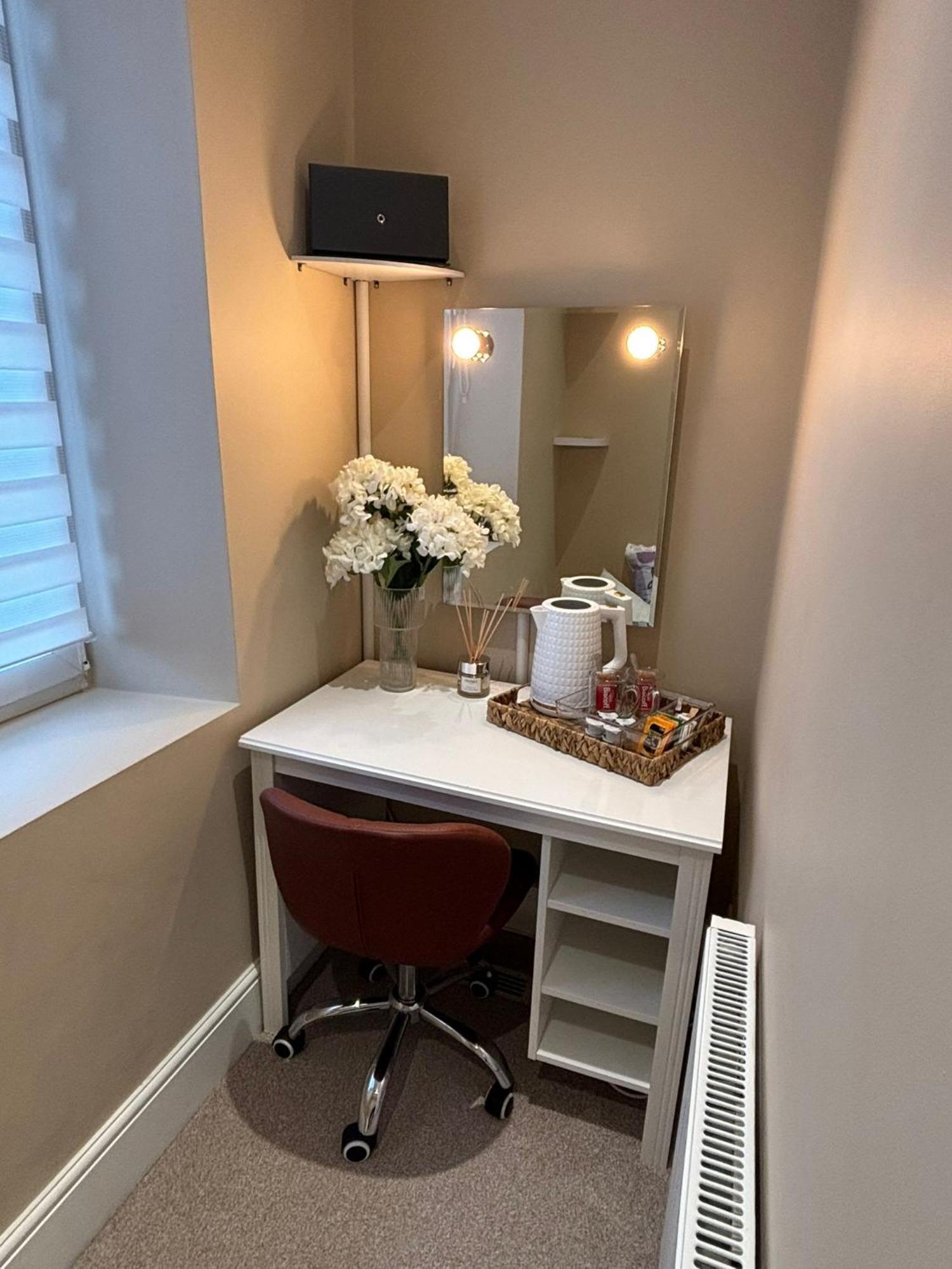 Private & Modern En-Suite Rooms Town Centre Self Check-In Barnsley Exterior photo